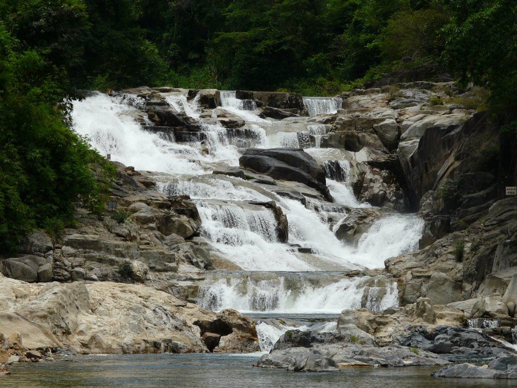 kham-pha-thac-yang-bay-hung-vi