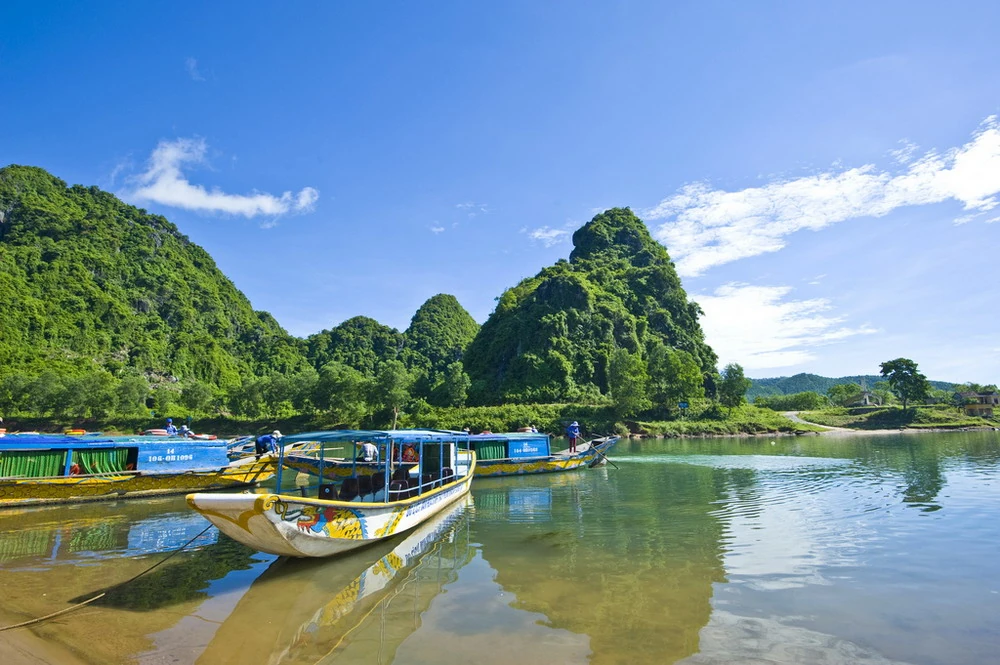 Từ Hà Nội đến Quảng Bình bao nhiêu km