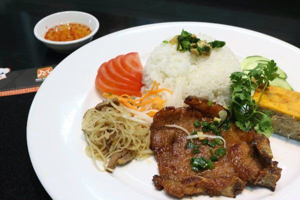 Những món ăn trưa ngon ở Sài Gòn