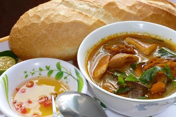Những món ăn vặt rẻ ở Sài Gòn