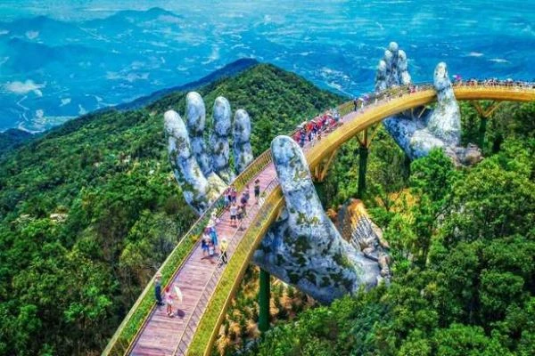 Cầu Vàng Bà Nà Hills