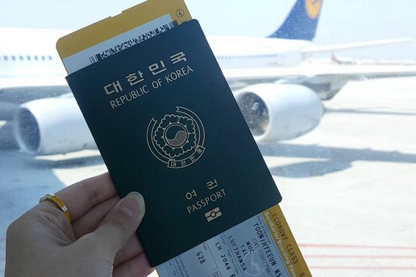 Chuẩn bị ảnh thẻ và giấy tờ cá nhân