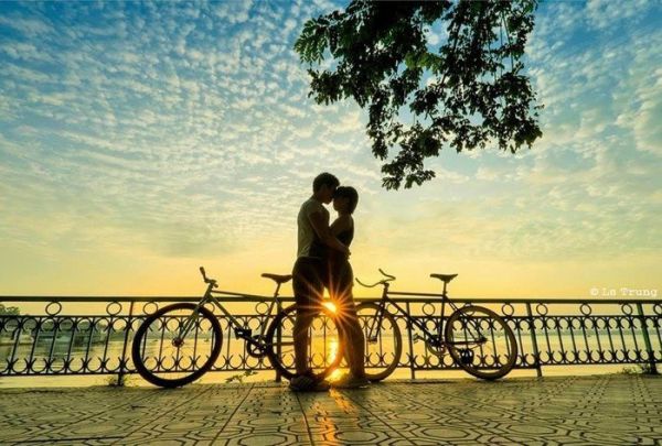 Hồ Tây - Điểm hẹn hò lãng mạn cho buổi tối ở Thủ đô
