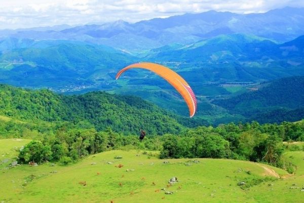 Trải nghiệm nhảy dù tại Langbiang