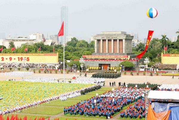 Quảng trường Ba Đình và lăng Bác