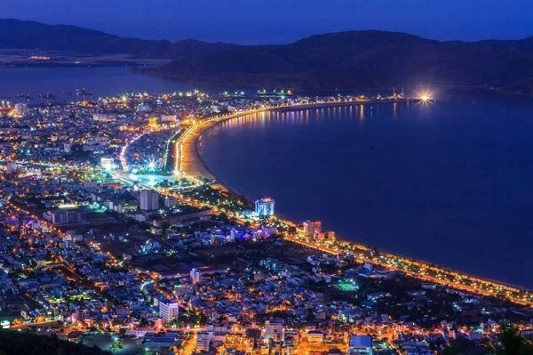 Bãi biển “vầng trăng khuyết”