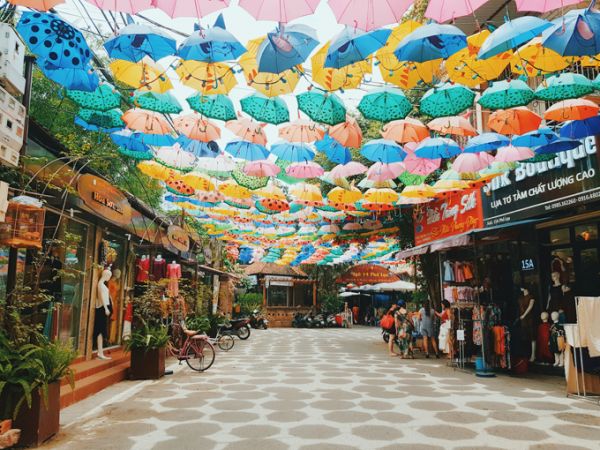 Làng lụa Vạn Phúc