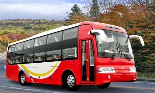 Di chuyển bằng xe khách được nhiều người lựa chọn