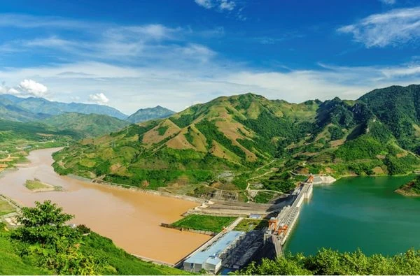 Cảnh quan thiên nhiên kỳ vĩ tại Nhà máy thuỷ điện Sơn La
