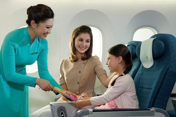 Trẻ em đi máy bay một mình hãng Vietnam Airlines