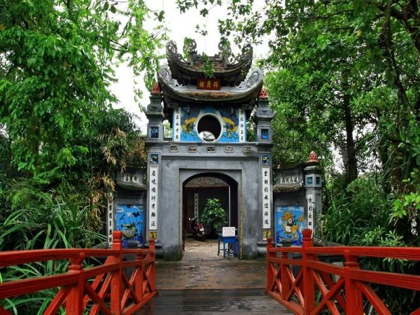 Đặt vé máy bay Pleiku đi Hà Nội thăm cầu Thê Húc và đền Ngọc Sơn