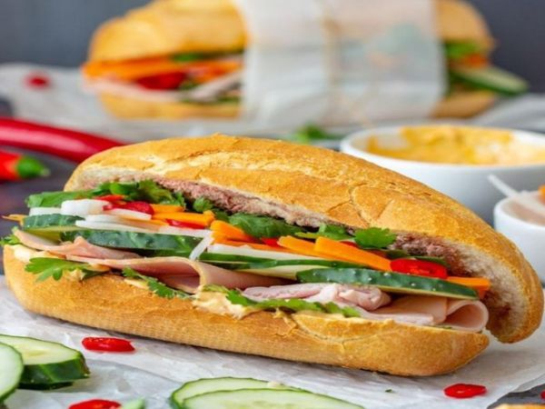 Bánh mì Sài Gòn - Món quà vô giá theo dòng thời gian