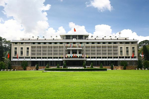 Tham quan Dinh Độc Lập khi du lịch Sài Gòn tháng 11