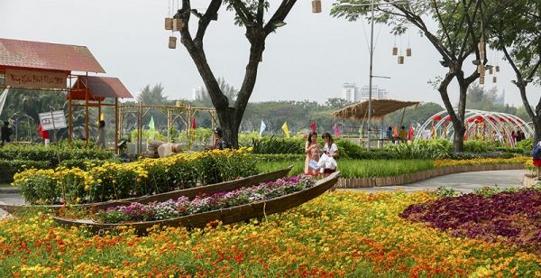 Hội du xuân Phú Mỹ Hưng - Nơi tái hiện văn hoá của vùng miền