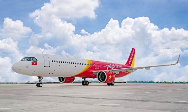Máy bay là phương tiện được hầu hết du khách lựa chọn khi du lịch Phú Yên