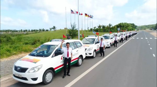 Taxi là lựa chọn lý tưởng nếu đi theo nhóm đông người