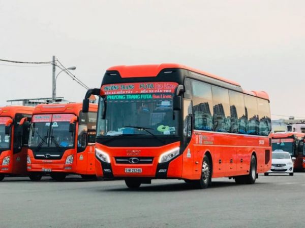 Bạn có thể lựa chọn xe khách di chuyển đến Sài Gòn