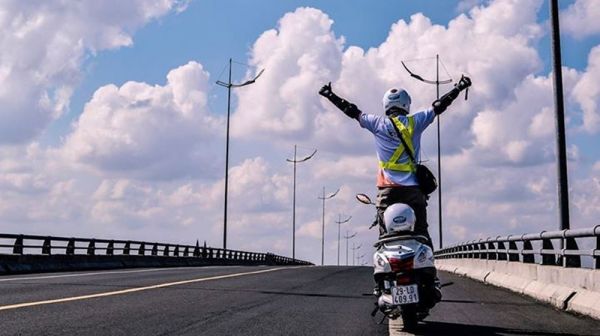 Di chuyển bằng xe máy dành cho những bạn thích du lịch bụi