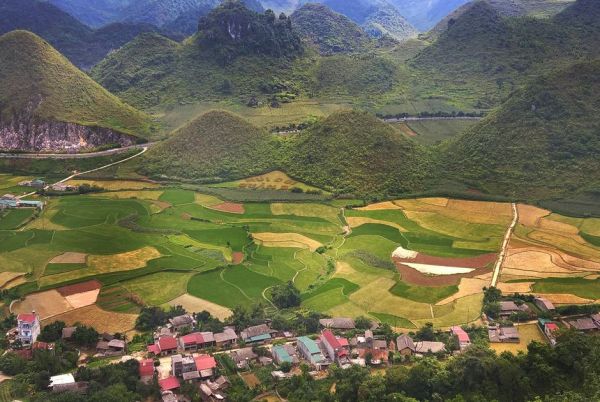 Tìm hiểu về truyền thuyết Núi Đôi (Núi Cô Tien)