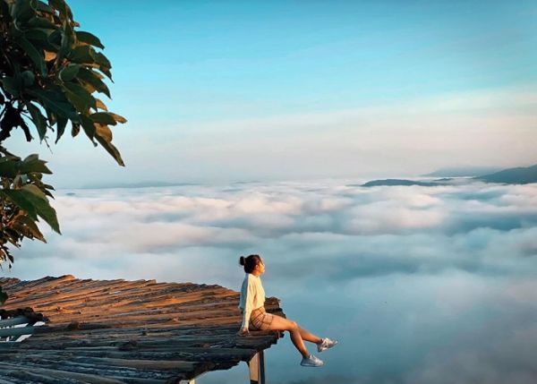 "Chill hết nấc" cùng chiếc cầu gỗ săn mây Đà Lạt