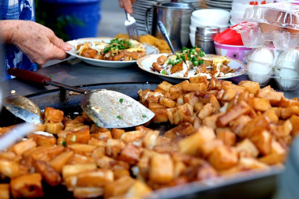 Bột chiên Sài Gòn - món ăn vặt lạ mà quen