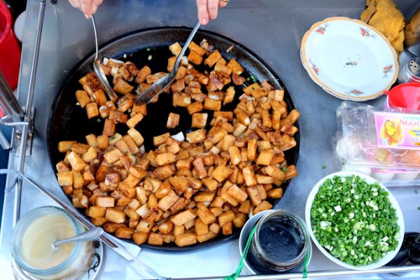 Bột chiên bà Ngọc trên đường Nguyễn Thiện Thuật