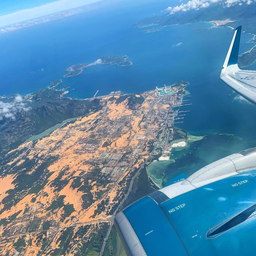 Di chuyển máy bay đến sân bay Cam Ranh