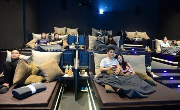 Rạp chiếu phim giường nằm - điểm hẹn hò được yêu thích nhất