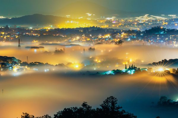 Ngắm nhìn thành phố lúc lên đèn