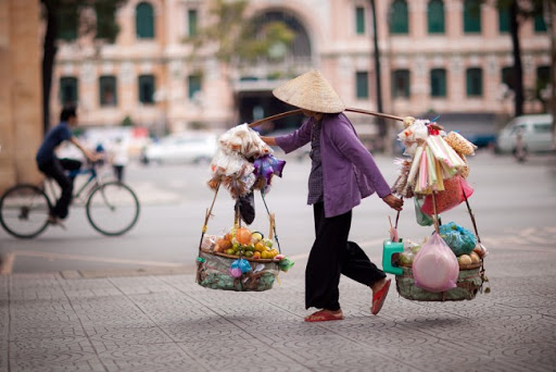 Gánh bánh tráng tuổi thơ