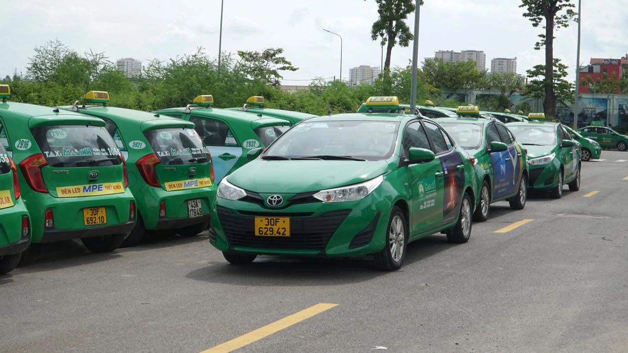 Taxi là phương tiện phù hợp với nhóm đông hoặc gia đình có người già, trẻ em