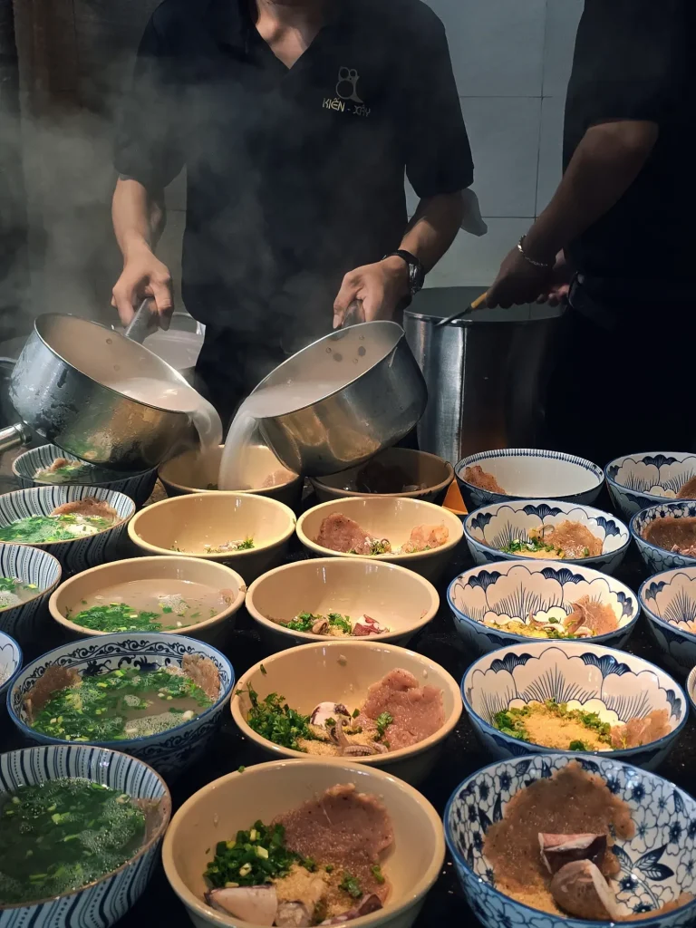 Khám phá đặc sản bún quậy Phú Quốc