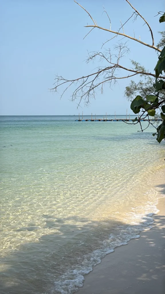 Nước trong veo ở Rạch Vẹm