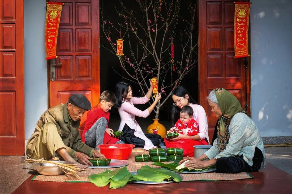 Vé máy bay mùng 8 Tết, bay muộn để Tết trọn vẹn hơn